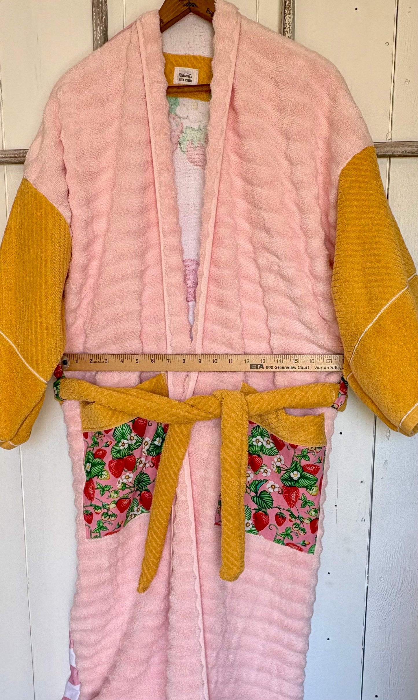 Towel Robe - Strawberry Shortcake -Oversized