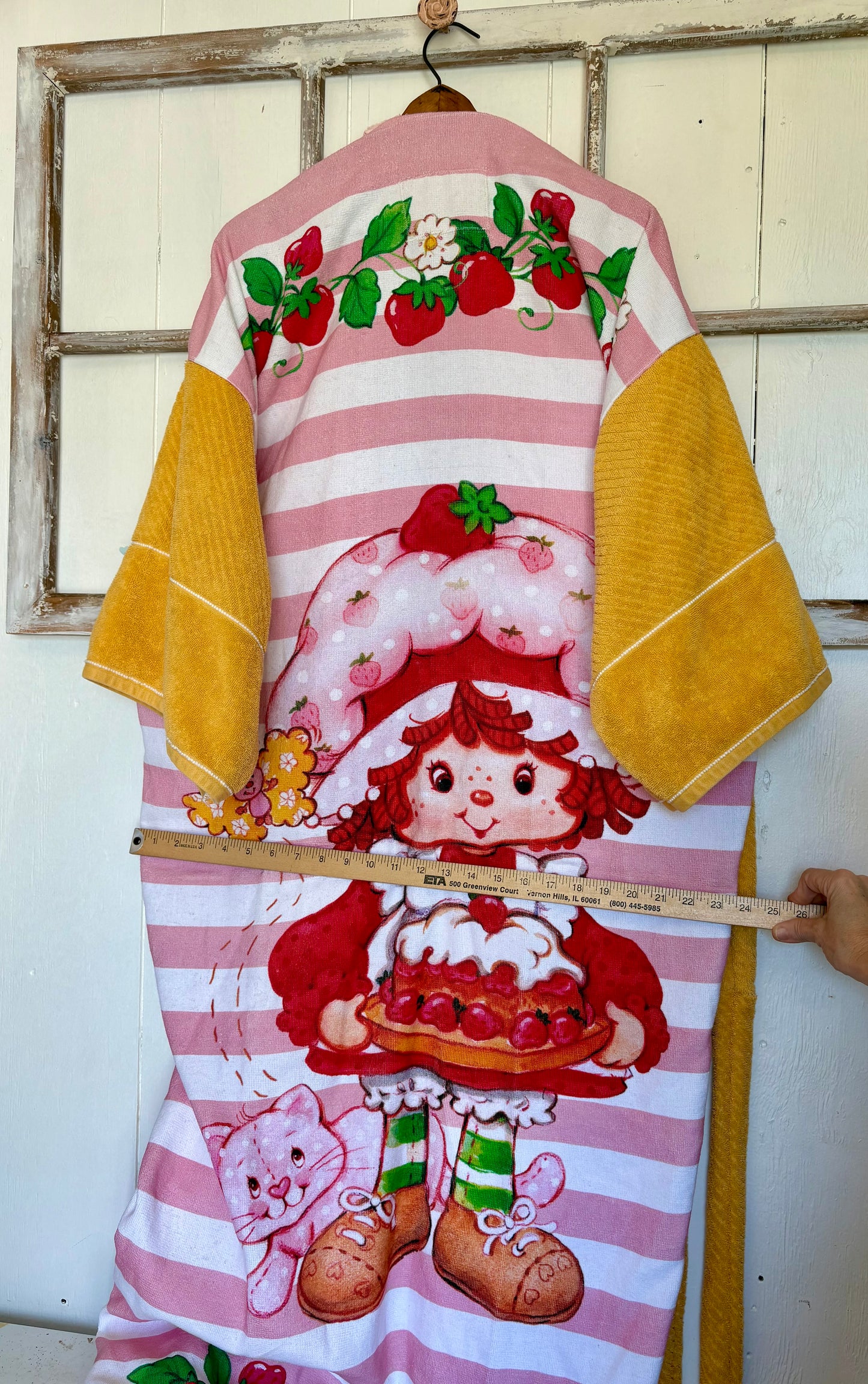 Towel Robe - Strawberry Shortcake -Oversized