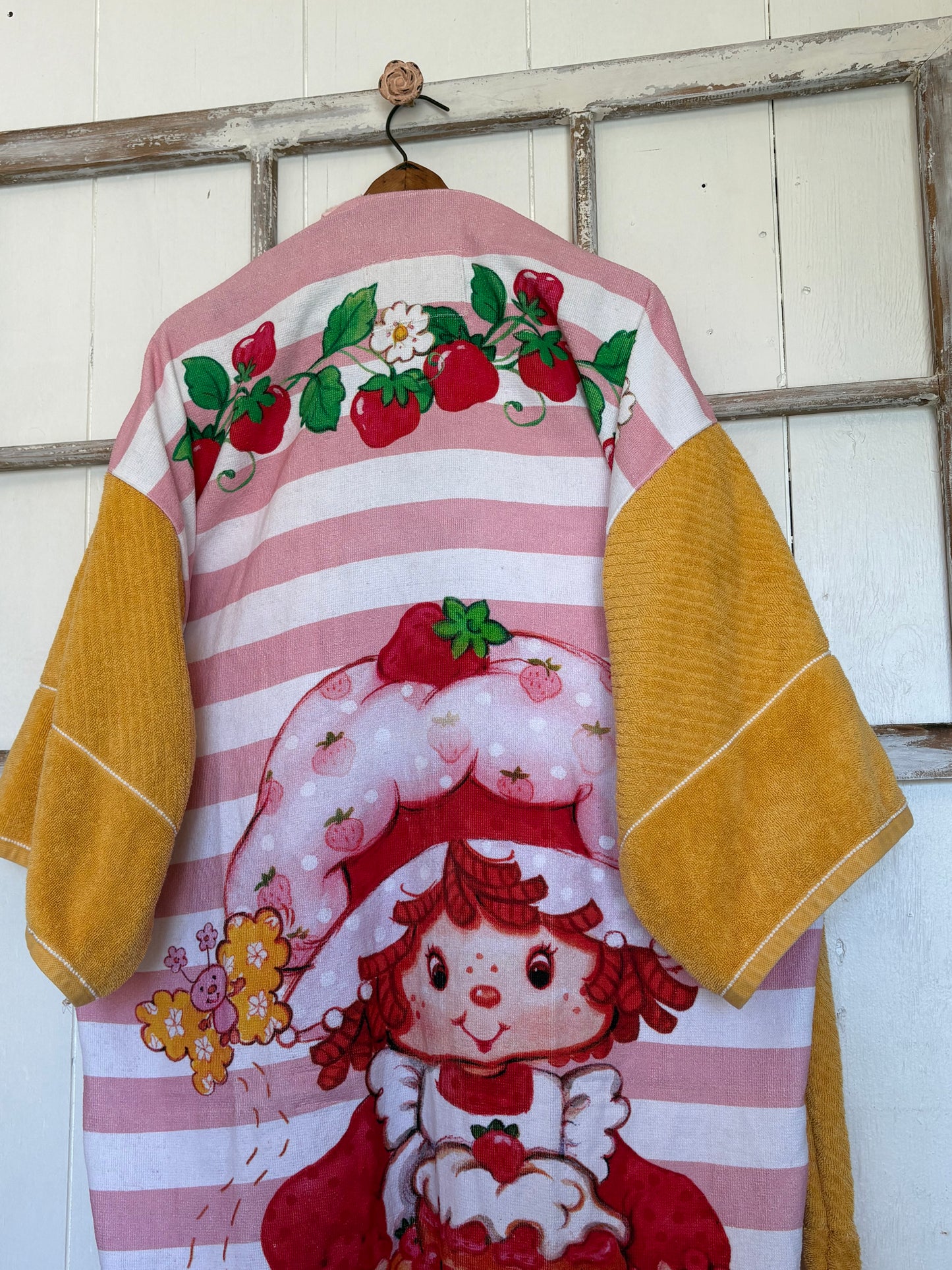 Towel Robe - Strawberry Shortcake -Oversized