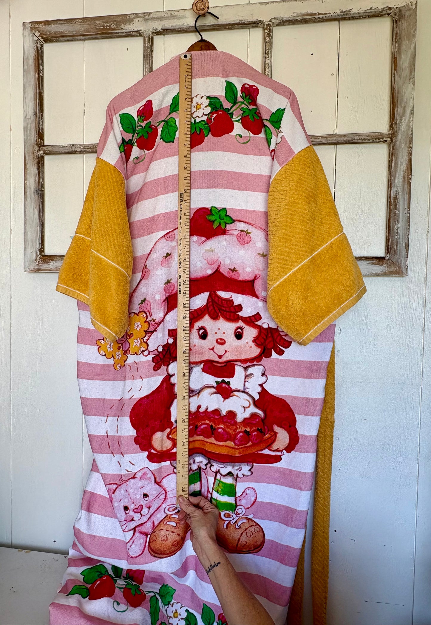 Towel Robe - Strawberry Shortcake -Oversized