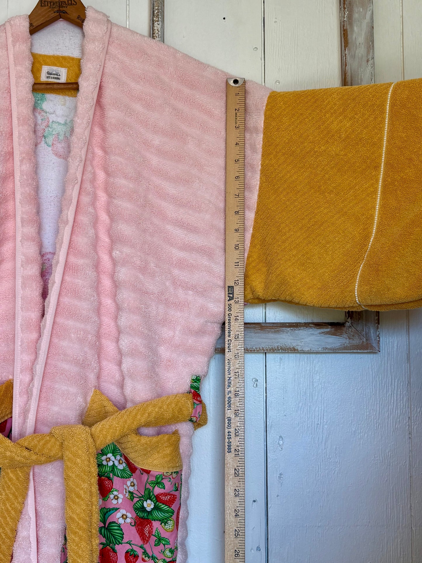 Towel Robe - Strawberry Shortcake -Oversized